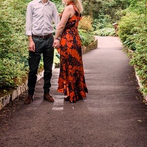 Romantic flowy navy and orange maxi ❤️💃🏼